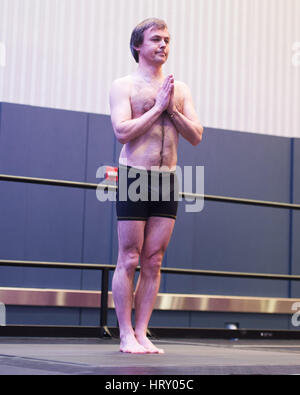 4. März 2017: Yogi es konkurrieren bei Arnold Sports Festival. Columbus, Ohio, USA. Brent Clark/Alamy Live-Nachrichten Stockfoto