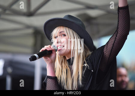 Natasha Bedingfield am 4. März Frauen Veranstaltung im Rahmen des Internationalen Tages der Frau. Ein Konzert in der City Hall, London Stockfoto