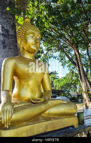 Chiang Rai, Thailand - 1. Oktober 2016: Wat Phra dieses Doi Chom Thong. Buddha-Statue Stockfoto