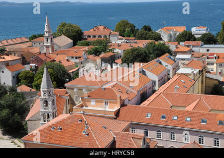 ZADAR, Kroatien - AUGUST 25: Luftaufnahme von Stari Grad (Altstadt) von der Unesco-Kulturerbe-Stadt Zadar. Am 25. August 2014 in Zadar, Kroatien Stockfoto