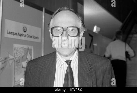 Donald Dewar, Labour party Parlamentsmitglied für Garscaddon, besucht am Parteitag in Brighton, England am 1. Oktober 1991. Stockfoto