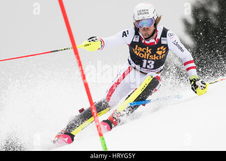 Kranjska Gora, Slowenien. 5. März 2017. Feller Manuel Österreich auf der Strecke während der 56. Vitranc Cup Slalom Rennen in Kranjska Gora, Slowenien am 5. März 2017 Credit: Rok Rakun/Pacific Press/Alamy Live News Stockfoto