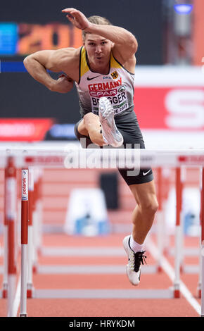 Belgrad, Serbien. 5. März 2017. Mathias Brugger aus Deutschland in Aktion während der 60-Meter-Hürdenlauf der Siebenkampf im Finale European Athletics Indoor WM 2017 in Belgrad, Serbien, 5. März 2017. Foto: Sven Hoppe/Dpa/Alamy Live News Stockfoto