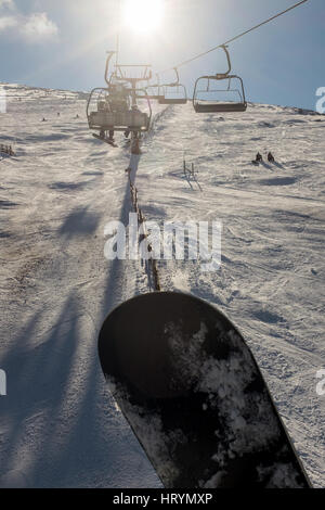 Nevis Range, Fort William, Schottland, Großbritannien. 4. März 2017. Skifahrer noch genießen den Schnee, obwohl es ein schlechtes Jahr in den schottischen Highlands dies bisher Saison Credit: Kenny Ferguson/Alamy Live News Stockfoto