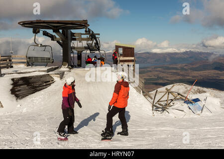 Nevis Range, Fort William, Schottland, Großbritannien. 4. März 2017. Skifahrer noch genießen den Schnee, obwohl es ein schlechtes Jahr in den schottischen Highlands dies bisher Saison Credit: Kenny Ferguson/Alamy Live News Stockfoto