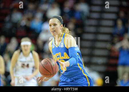 Seattle, WA, USA. 4. März 2017. UCLA Nicole Kornet (0) während einer PAC12 Frauen-Turnier-Spiel zwischen der Oregon State Beavers und die UCLA Bruins. Gespielt wurde in der Key Arena in Seattle, WA. Jeff Halstead/CSM/Alamy Live-Nachrichten Stockfoto