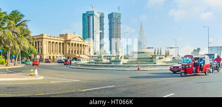 COLOMBO, SRI LANKA - 6. Dezember 2016: Panorama der Stadt mit Blick auf Sekretariat Präsidialamtes, Löwenbrunnen und moderne Hotel Gebäude o Stockfoto