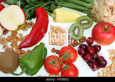 Obst, Gemuese Und Nuesse - Obst, Gemüse und Nüssen Stockfoto