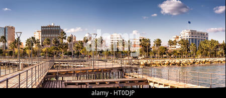 Panoramablick auf Stadt Limassol. Farbfoto Ton abgestimmt Stockfoto