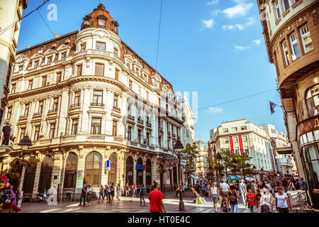 Belgrad, Serbien - 23 SEPTEMBER: Menschen zu Fuß auf Knez Mihajlova, berühmteste Einkaufsstraße und eines der beliebtesten touristischen Destinationen in B Stockfoto