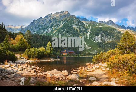 Poprad See, bekannten und sehr beliebten Reiseziel im Nationalpark Hohe Tatra, Slowakei Stockfoto