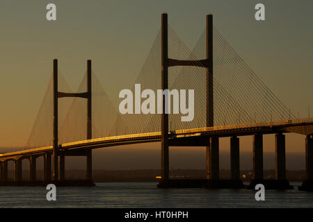 Am frühen Morgen leuchtet die zweite Severn Crossing, Vereinigtes Königreich Stockfoto