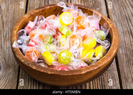 Bunten Süßigkeiten in Cellophan-Wrapper Stockfoto