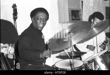 Art Blakey, Ronnie Scott, London, 1973.  Künstler: Brian O'Connor. Stockfoto