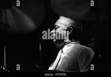 Art Blakey, Ronnie Scott, London, 1983.   Künstler: Brian O'Connor. Stockfoto