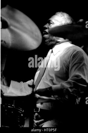 Art Blakey, Ronnie Scott, London, 1984.  Künstler: Brian O'Connor. Stockfoto