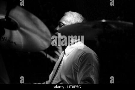 Art Blakey, Ronnie Scott, London, 1983.   Künstler: Brian O'Connor. Stockfoto