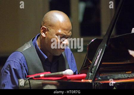 Basil Hodge, Wassermühle Jazzclub, Dorking, Surrey, 2015.  Künstler: Brian O'Connor. Stockfoto