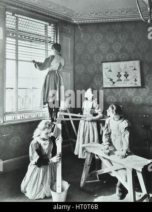 Housewifery Lektion, Dulwich Hamlet Schule, Dulwich Dorf, London, 1908. Künstler: unbekannt. Stockfoto