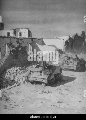 "Letzten Graziani ist erschüttert Festung liegt die Eroberer"Straße", 1941.  Künstler: unbekannt. Stockfoto