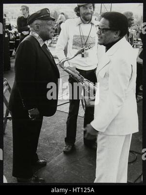 Count Basie im Chat mit Illinois Jacquet auf dem Capital Radio Jazz Festival, London, Juli 1979. Künstler: Denis Williams Stockfoto