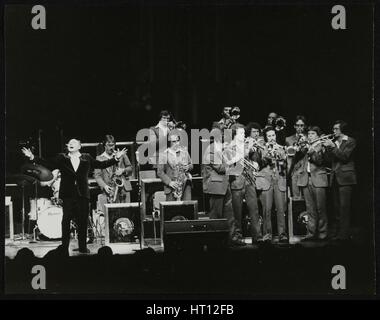 Woody Herman und sein Orchester im Konzert im Forum Theater, Hatfield, Hertfordshire, 1980. Künstler: Denis Williams Stockfoto