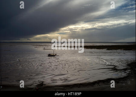 Leigh on Sea, Essex, England UK. 5. März 2017 die Themse-Mündung Wattenmeer bei Ebbe aus Leigh am Meer, in der Nähe von Southend on Sea in South Essex, En Stockfoto