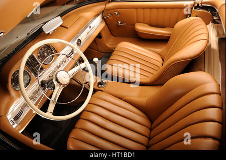 Mercedes-Benz 300 SL Roadster 1958. Künstler: Simon Clay. Stockfoto