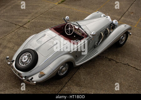 1937-Mercedes Benz 540 k special Roadster. Künstler: Simon Clay. Stockfoto