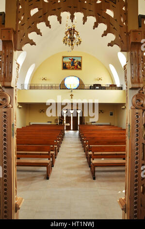 CLUJ - SEPTEMBER 14: Das Innere der neu erbaute griechisch-katholische Kirche. Rumänien hat die höchste Anzahl von Kirchen pro Kopf in Europa. Auf Se Stockfoto