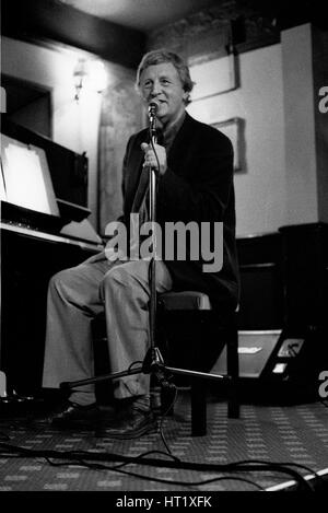 Brian Dee, Wassermühle Jazzclub, Dorking, Surrey, Juni 2000. Künstler: Brian O'Connor. Stockfoto