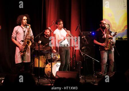 Arun Ghosh (Klarinette), Rastko Rasic (Schlagzeug), Idris Rahman, Ropetackle Arts Centre, Shoreham, West Su Künstler: Brian O'Connor. Stockfoto