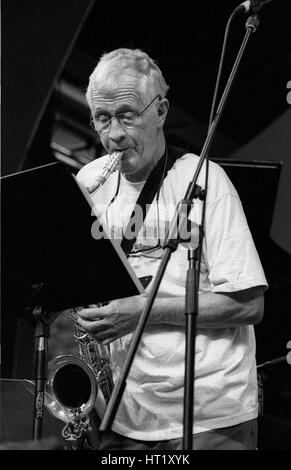 Bill Perkins, Brecon Jazz Festival, Brecon, Powys, Wales, August 2000.  Künstler: Brian O'Connor. Stockfoto