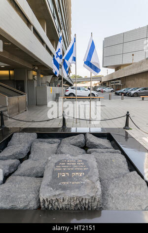 Das Denkmal genau an der Stelle wo der israelischen Ministerpräsidenten Yitzhak Rabin am 4. November 1995 erschossen wurde Stockfoto