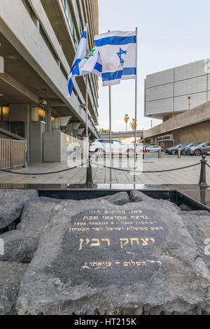 Das Denkmal genau an der Stelle wo der israelischen Ministerpräsidenten Yitzhak Rabin am 4. November 1995 erschossen wurde Stockfoto