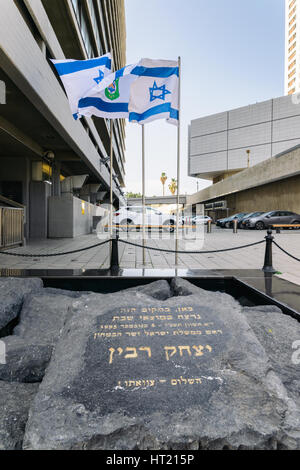 Das Denkmal genau an der Stelle wo der israelischen Ministerpräsidenten Yitzhak Rabin am 4. November 1995 erschossen wurde Stockfoto