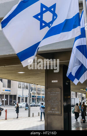 Das Denkmal genau an der Stelle wo der israelischen Ministerpräsidenten Yitzhak Rabin am 4. November 1995 erschossen wurde Stockfoto