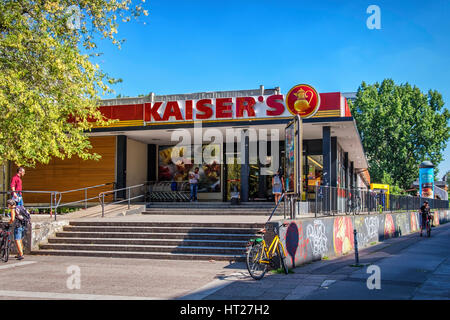 Berlin-Mitte, Kaisers Supermarkt Shop - Gebäude außen Stockfoto