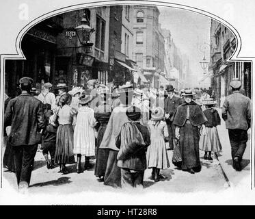 Berwick Street an einem Sonntagmorgen, c1901 (1901). Künstler: unbekannt. Stockfoto