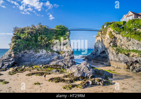 Vereinigtes Königreich, Süd-West-England, Cornwall, Newquay, "Haus im Meer" auf Towan Island am Towan Beach ist mit dem Festland verbunden durch eine private sus Stockfoto