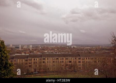 Panorama Stadtansicht Luftaufnahme von Glasgow Süd-west mit Mietskasernen Vordergrund Stockfoto