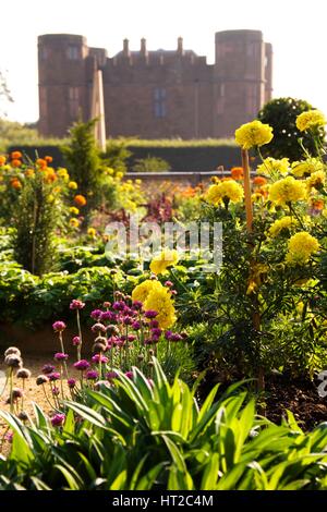 Elisabethanischen Garten, Kenilworth Castle, Warwickshire, 2008. Künstler: Historisches England Angestellter Fotograf. Stockfoto