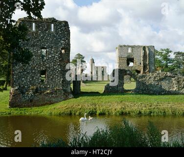 Baconsthorpe Burg, Norfolk, c2000s(?). Künstler: unbekannt. Stockfoto