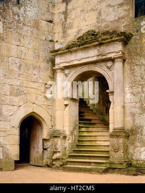 Große Treppe in die Halle, alte Wardour Castle, in der Nähe von Tisbury, Wiltshire, c2000s(?). Künstler: unbekannt. Stockfoto