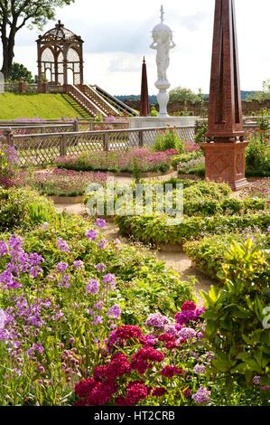 Elisabethanischen Garten, Kenilworth Castle, Warwickshire, 2009. Künstler: Historisches England Angestellter Fotograf. Stockfoto