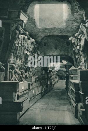 Katakomben der Kapuziner, Palermo, Sizilien, Italien, 1927. Künstler: Eugen Poppel. Stockfoto