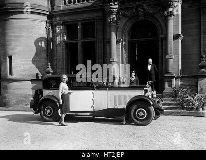 Kitty Brunell Fahrversuch ein 1931 Delage D8, Wykehurst Ort, Bolney, Sussex. Künstler: Bill Brunell. Stockfoto