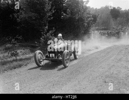 Bugatti Typ 35, Bugatti Eigentümer Verein Bergrennen, Chalfont St. Peter, Buckinghamshire, 1935. Künstler: Bill Brunell. Stockfoto