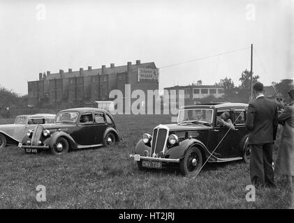 Standard-SS ich fliegen zwölf und zwölf in der Standard-Auto-Besitzer Club Gymkhana, 8. Mai 1938. Künstler: Bill Brunell. Stockfoto