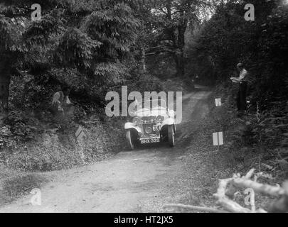 1934 Singer Le Mans Candidi Provocatores-Team, die Teilnahme an einer Studie, Autofahren Ende der 1930er Jahre. Künstler: Bill Brunell. Stockfoto